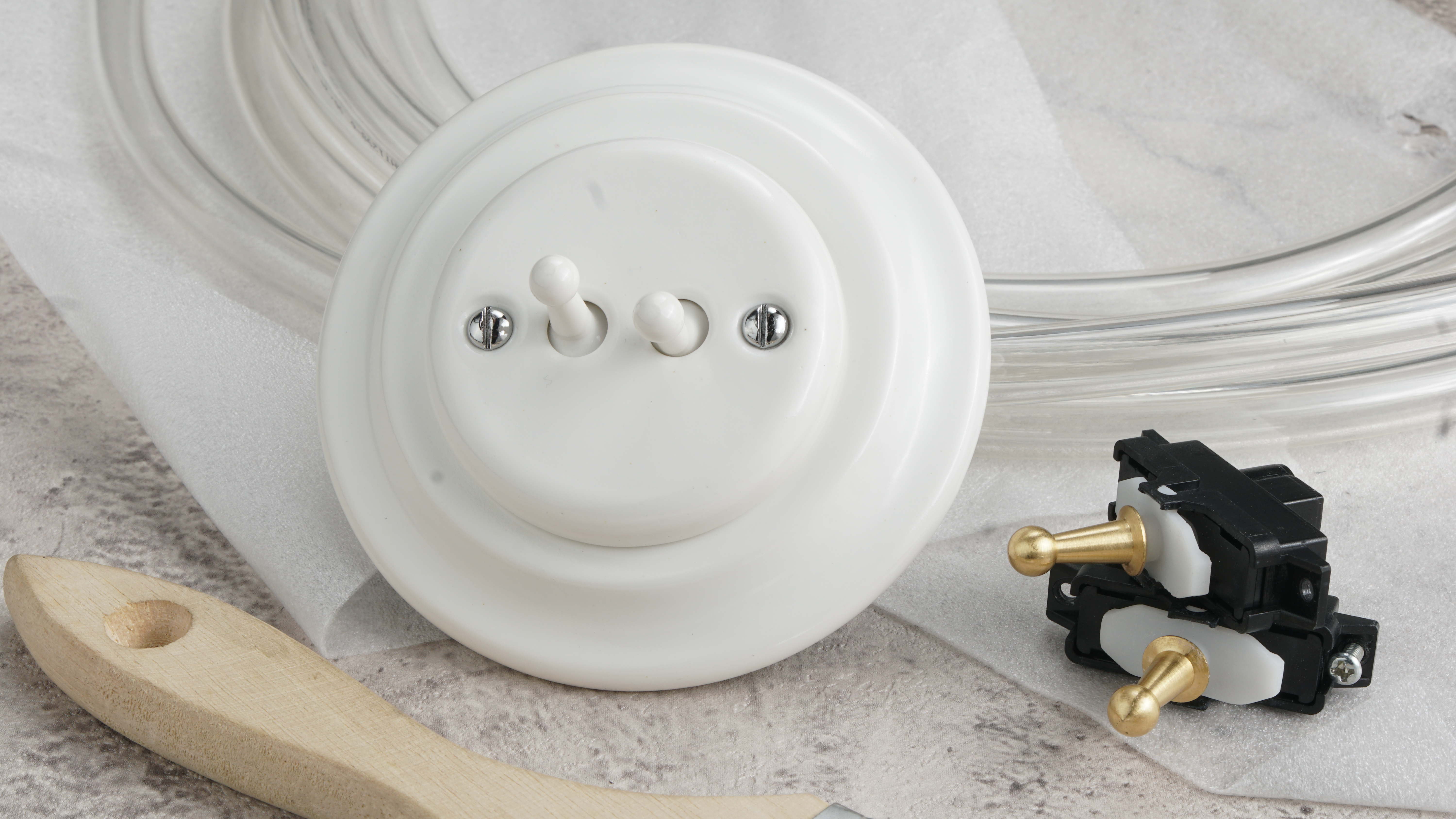porcelain wall socket